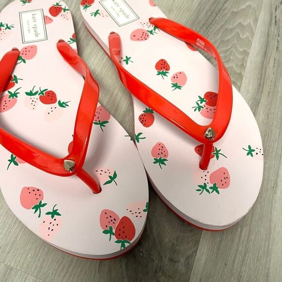 Kate Spade Sandals Women’s 9 Fiji Red & Pink Strawberry Printed Flip Flop New - Picture 2 of 7